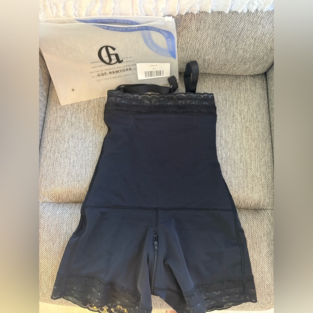 Womens size small GQF black strapless smoothing shapewear faja shapewear NIB